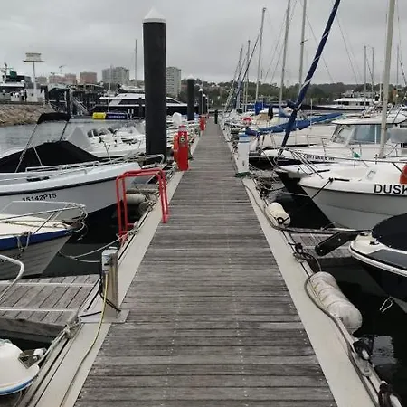 Vrs - Budget 21 Ft Boatel Parking *
